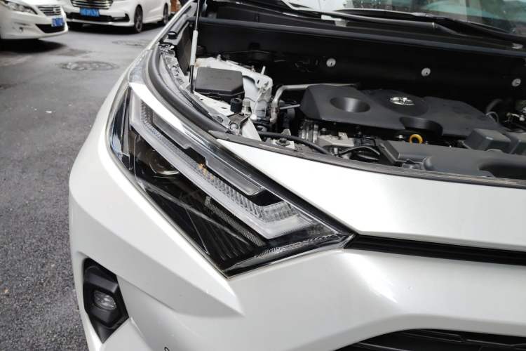 Used Toyota RAV4 2024 2.0L CVT Two-Wheel Drive Fashion Plus Edition Right Front Headlight