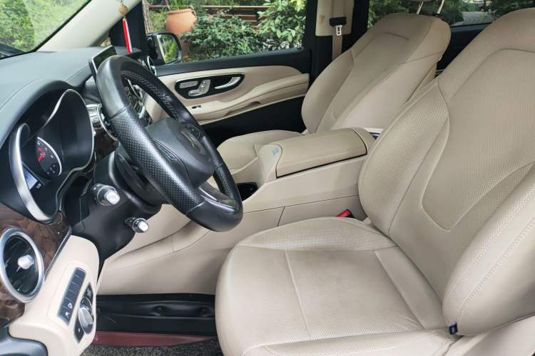 Used Mercedes-Benz V-Class 2018 V 260 L Prestige Extended Version China VI Left Front Seat