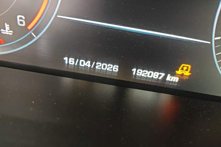 Used Land Rover Range Vogue 2015 3.0 V6 SC Vogue SE Long-Wheelbase Edition
