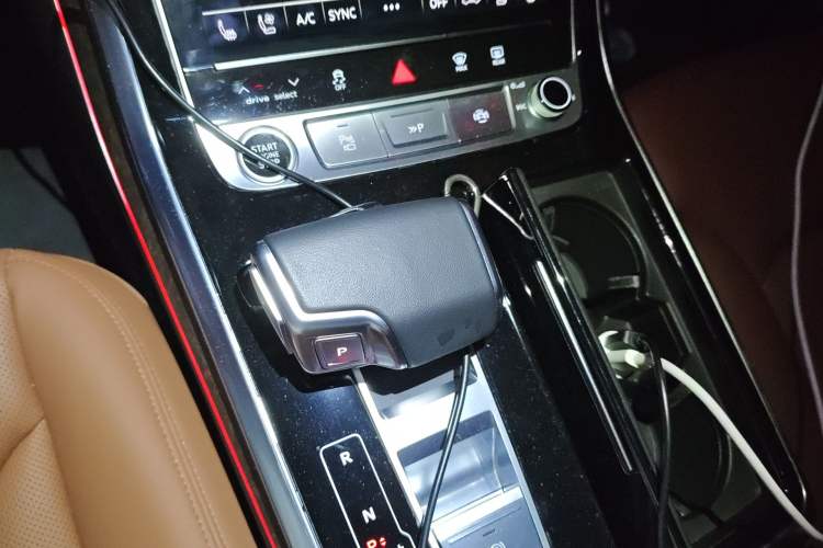 Used Audi Q7 2022 55 TFSI quattro S line Sport model Gear Lever