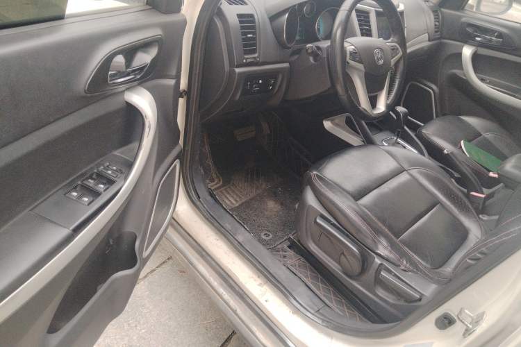 Used CHANGAN CS35 2015 1.6L Automatic Prestige Model China V Standard
