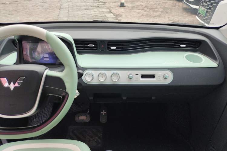 Used Wuling Hongguang MINIEV 2022 Macaron Premium Model – Lithium Iron Phosphate