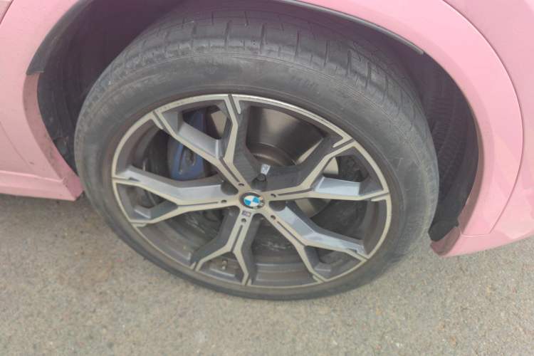 Used BMW X6 2022 Restyled xDrive40i M Sport Package Right Front Wheel Hub