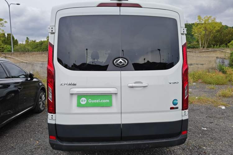 Used SAIC MAXUS Xintu V90 2024 ZhiJie 2.0T Automatic Front-Wheel-Drive Short Wheelbase Mid-Height Design with Single Rear Tire—5/6 Seater