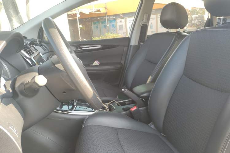 Used Nissan Tiida 2019 1.6L CVT Smart Drive Version China VI Standard