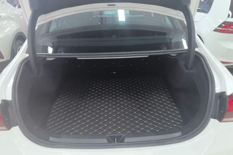 Used Mercedes-Benz A-Class 2021 A 200 L Sport Sedan Fashion Model
