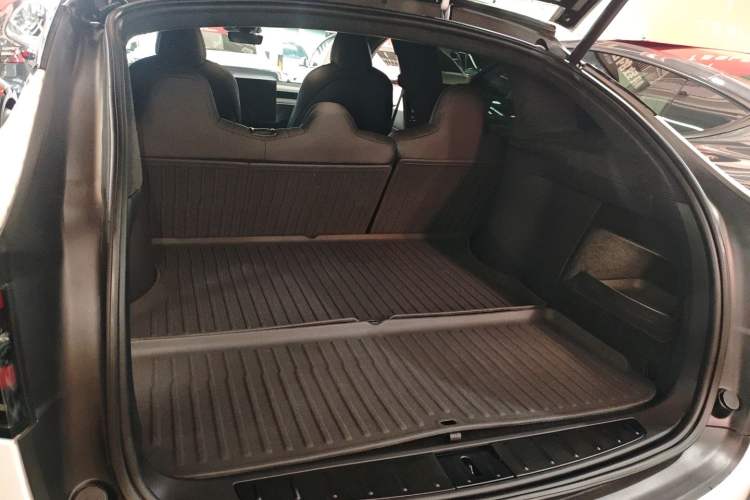 Used Tesla Model X 2023 Dual-Motor All-Wheel-Drive Version