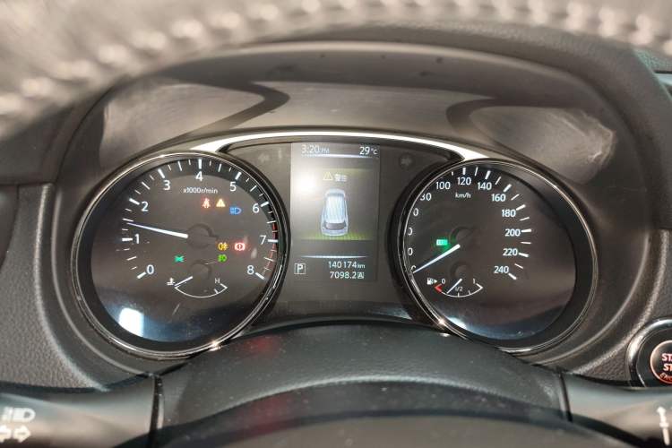 Used Nissan X-Trail 2016 2.0L CVT Smart Enjoyment Version 4WD
