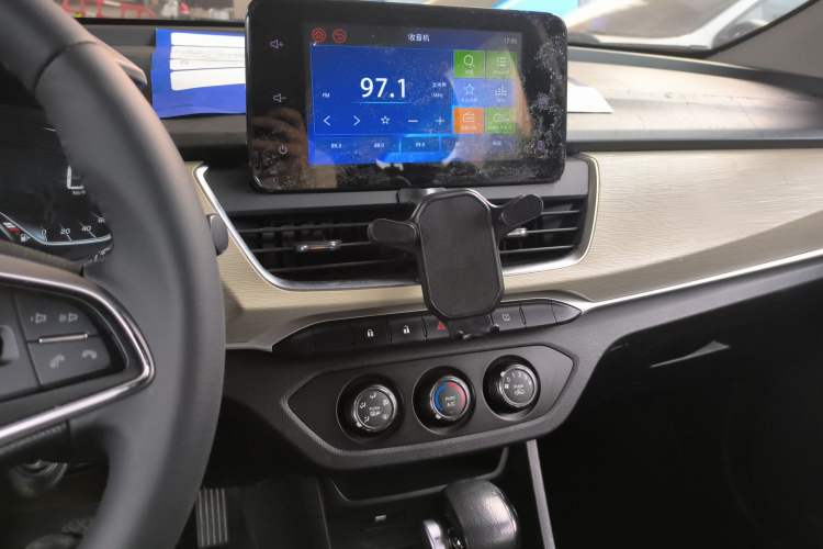 Used Baojun 360 2019 1.5L CVT Elite Version China VI Audio And AC Panel