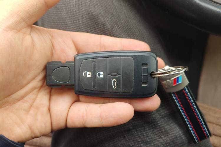 Used Fiat Viaggio 2012 1.4T Automatic Luxury Edition Vehicle Key