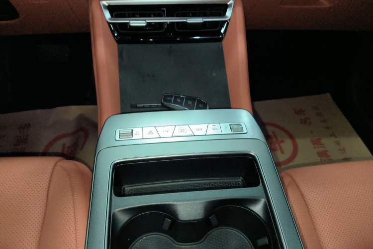 Used BYD Tang L 2025 EV with 670 km Range LiDAR and Premium Features Gear Lever