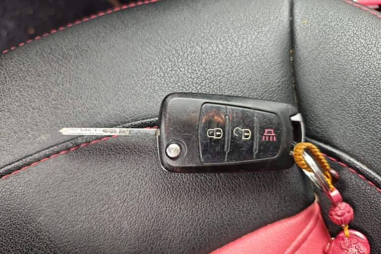 Used Haval H1 2016 Revised Version Blue Badge 1.5L AMT Luxury Edition Vehicle Key