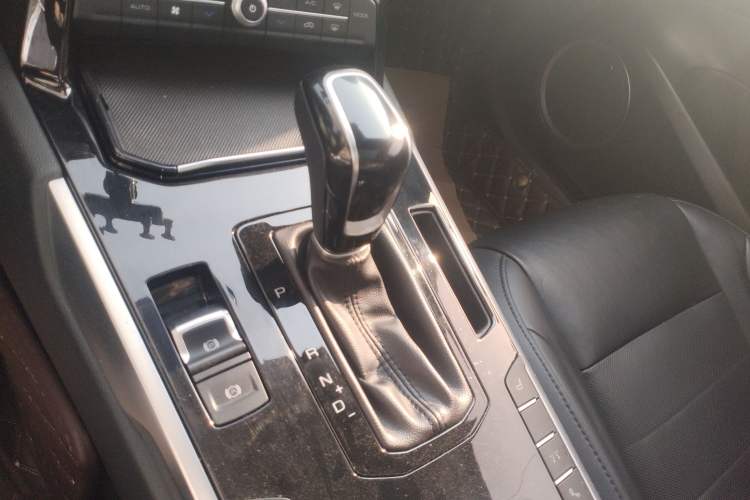 Used Wey VV7 2017 2.0T Flagship Model
