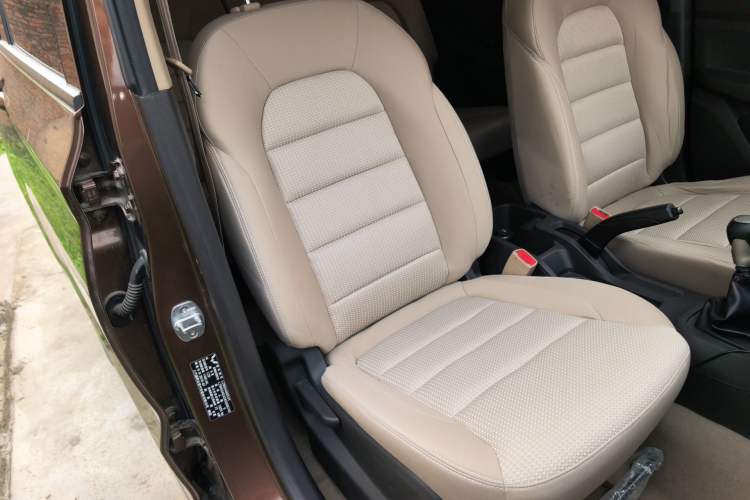 Used Wuling Hongguang 2018 1.5L S Standard Version L2B Right Front Seat