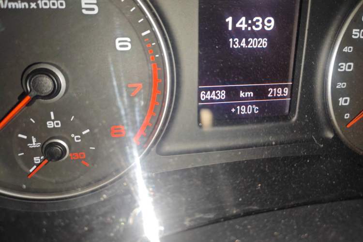 Used Audi Q3 2013 35 TFSI quattro Comfort Model Odometer Close Up