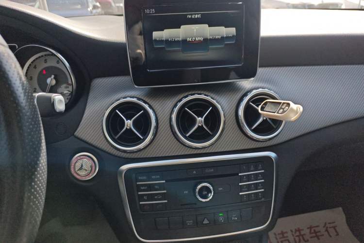 Used Mercedes-Benz GLA 2016 GLA 200 Fashion Model Audio And AC Panel