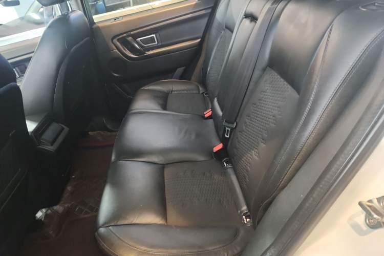 Used Land Rover Discovery Sport 2019 240 PS PURE Edition China VI Standard
