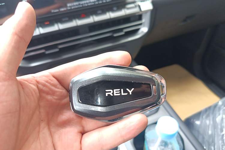 Used RELY Venucia R08 2025 Model 2.3T 8AT 4WD Diesel Standard Box Trail Edition Vehicle Key