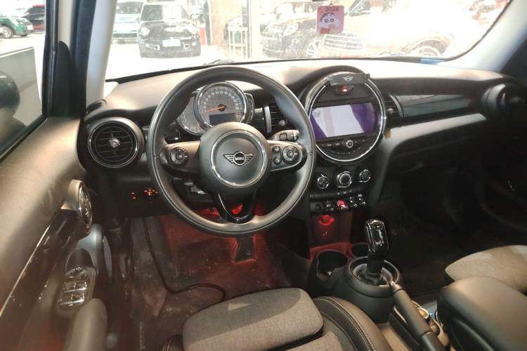 Used MINI 2019 1.5T COOPER Classic Edition Five-Door Version
