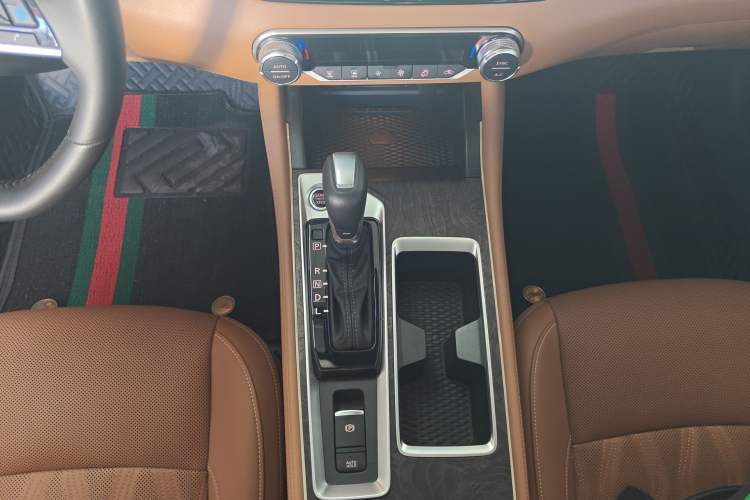 Used Nissan Teana 2022 2.0L XL-Upr Enjoyment Edition Gear Lever