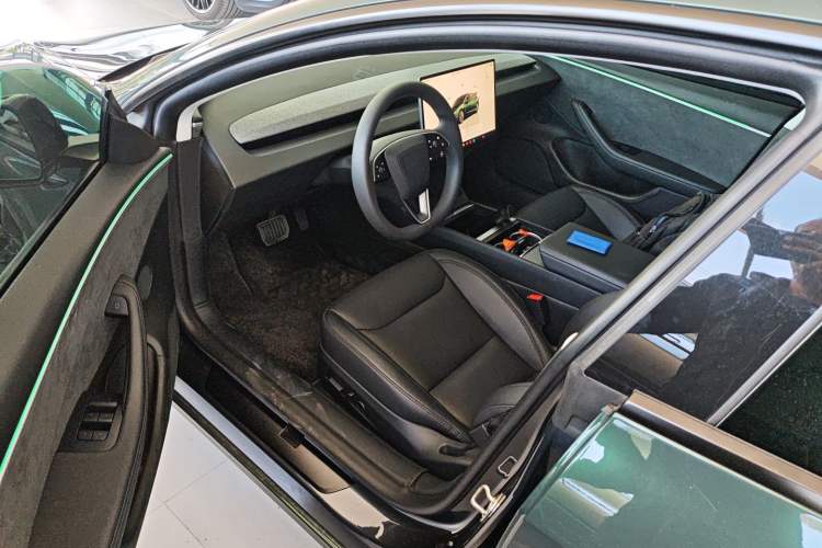 Used Tesla Model 3 2023 Long-Range All-Wheel-Drive Version
