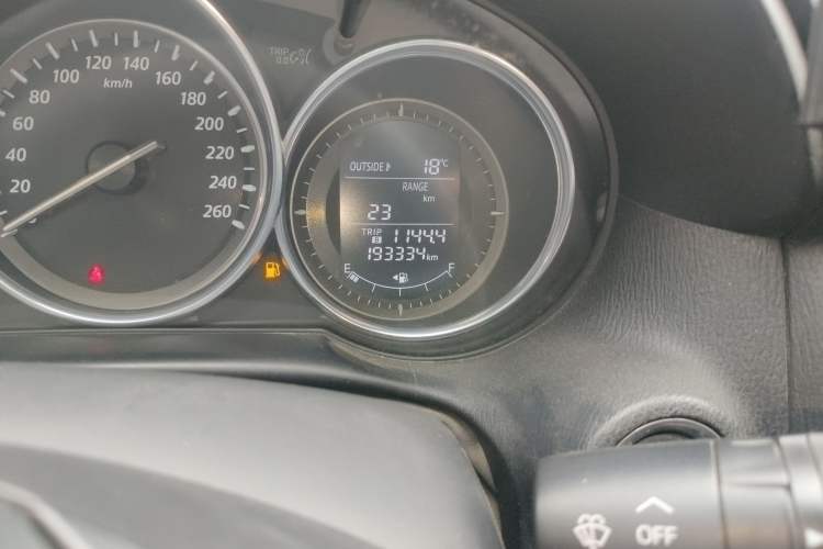 Used Mazda CX-5 2013 2.5L Automatic 4x4 Luxury Version Odometer Close Up