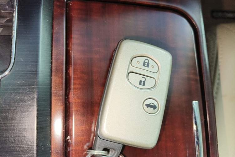 Used Toyota Crown 2010 3.0L Royal Saloon