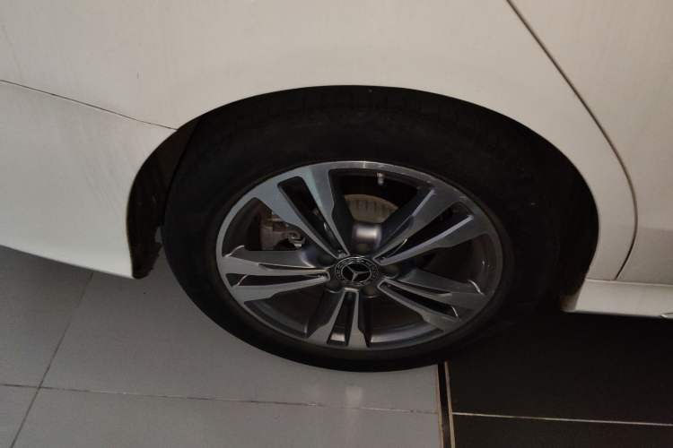Used Mercedes-Benz C-Class 2021 C 200 L Fashion Edition Sport Version Right Rear Wheel Hub