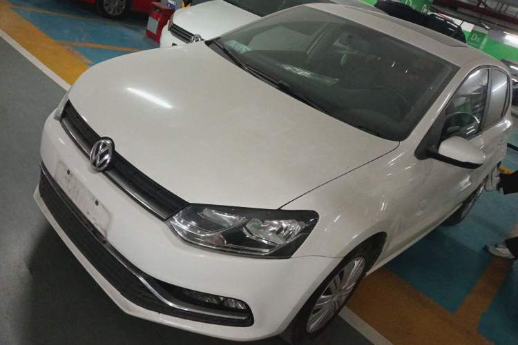 Used Volkswagen Polo 2016 1.6L Automatic Comfort Model
