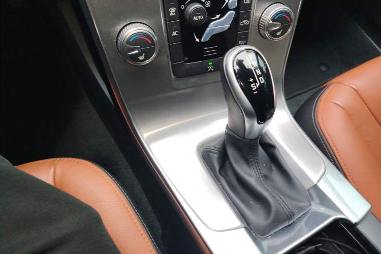 Used Volvo S60 2017 S60L T4 Smart Range Edition
