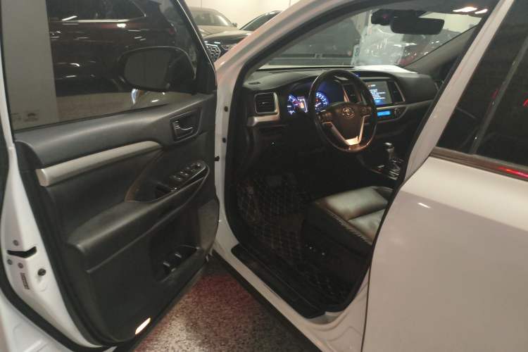 Used Toyota Highlander 2018 2.0T Four-Wheel Drive Luxury Edition 7 Seats China V Emission Standard