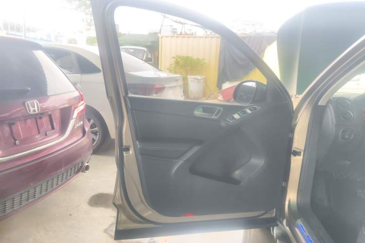 Used Volkswagen Tiguan 2016 300TSI Automatic Two-Wheel Drive Trend Edition Left Front Door Interior