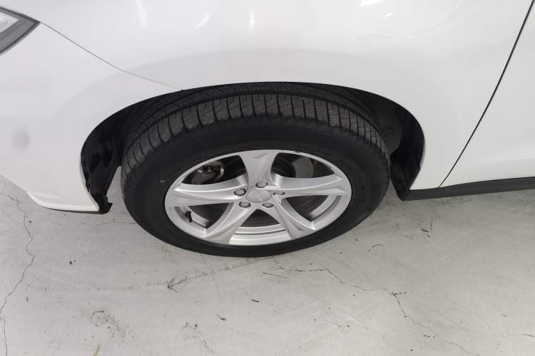 Used Haval H2 2018 Chuanxiang Edition 1.5T Manual Two-Wheel Drive Fashion Model China V Standard Left Front Wheel Hub