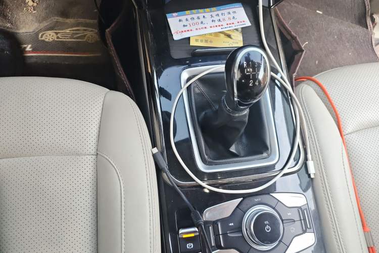 Used CHANGAN OSHAN Cosmos 2019 1.5T Manual Elite Version China V Standard Gear Lever