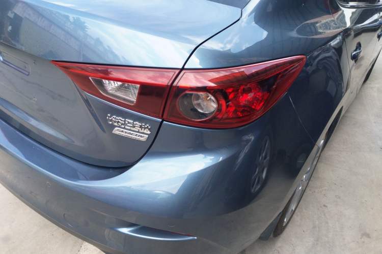 Used Mazda 3 Axela 2014 Sedan 2.0L Automatic Sport Model