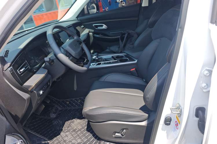 Used CHANGAN OSHAN X7 PLUS 2023 Enjoy Edition 1.5T Automatic Prestige 7-Seater Left Front Seat