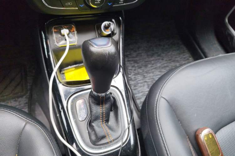 Used Jeep Compass 2019 220T Automatic Family Edition Gear Lever