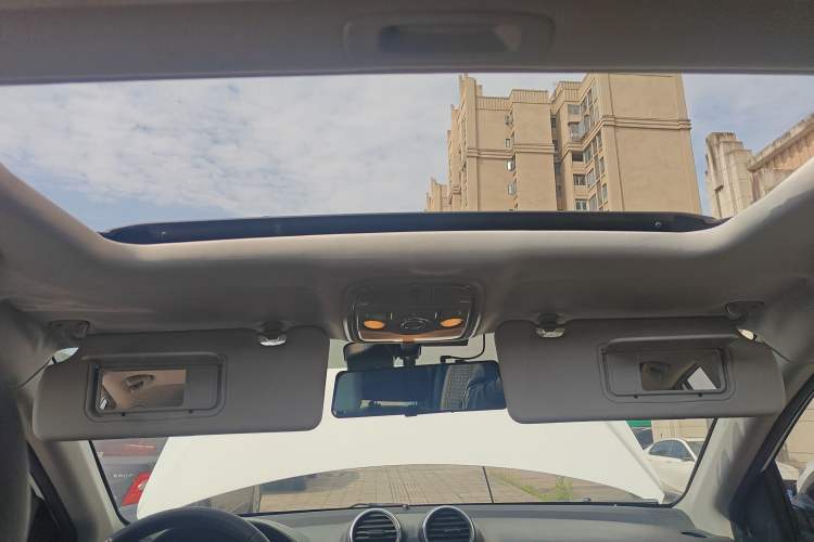 Used Haval H6 2015 Upgraded Model 1.5T Manual Two-Wheel Drive Elite Version Headliner