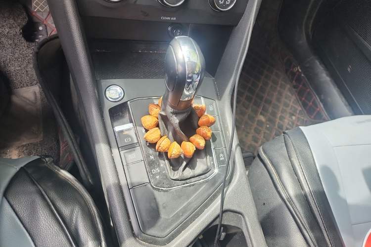 Used Volkswagen Tharu 2021 280TSI Two-Wheel Drive Trend Edition
