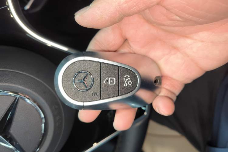 Used Mercedes-Benz E-Class New Energy 2024 E 350 e L Plug-in Hybrid Sedan Vehicle Key