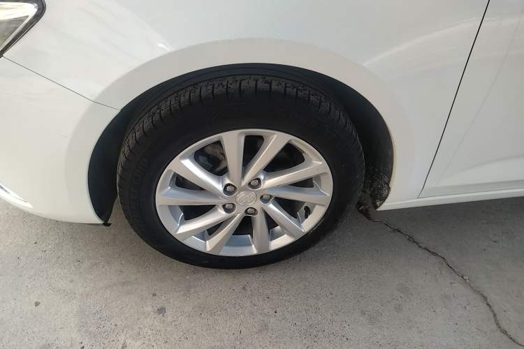 Used Buick Verano 2017 Sedan 15S Automatic Entry Model Left Front Wheel Hub