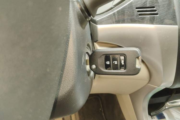 Used Honda Crider 2013 1.8L automatic flagship version Vehicle Key