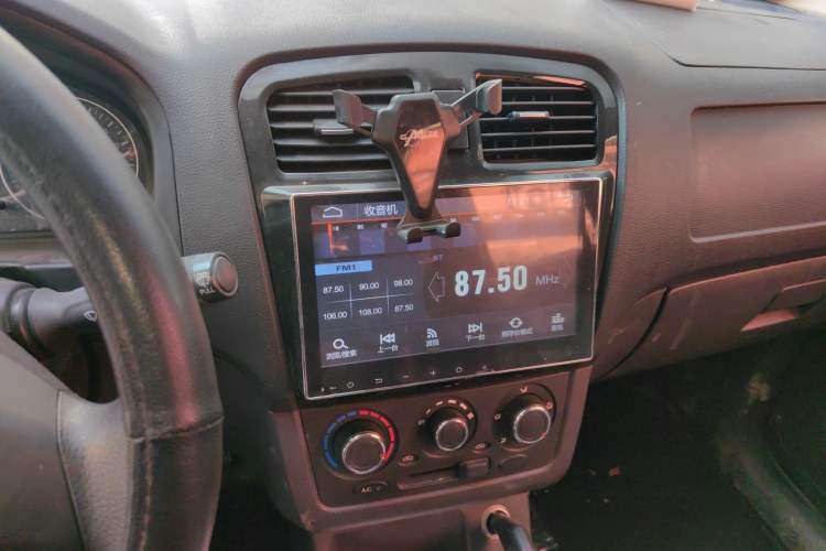 Used Dongfeng Fengon 370 2016 1.5L Manual Standard Model II 7 Seats
