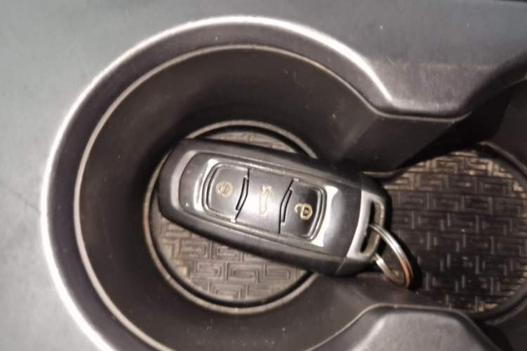 Used Geely Auto Vision S1 2019 Upgraded Model 1.5L Manual Happiness Edition

