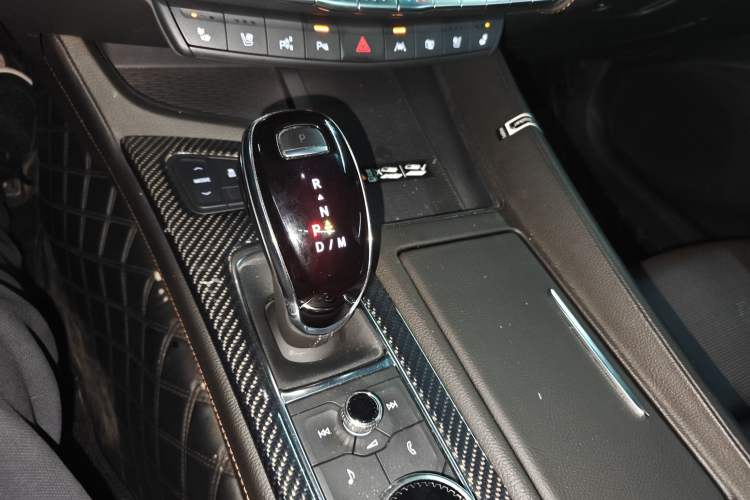 Used Cadillac CT5 2023 28T Platinum Edition Gear Lever