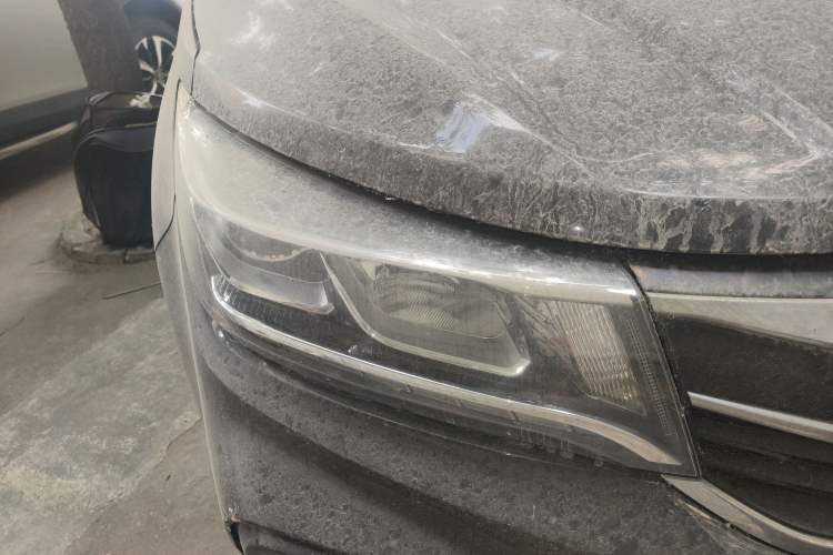 Used FORTHING Joyear X5 2017 Enjoy Series 1.6L CVT Luxury Model Right Front Headlight