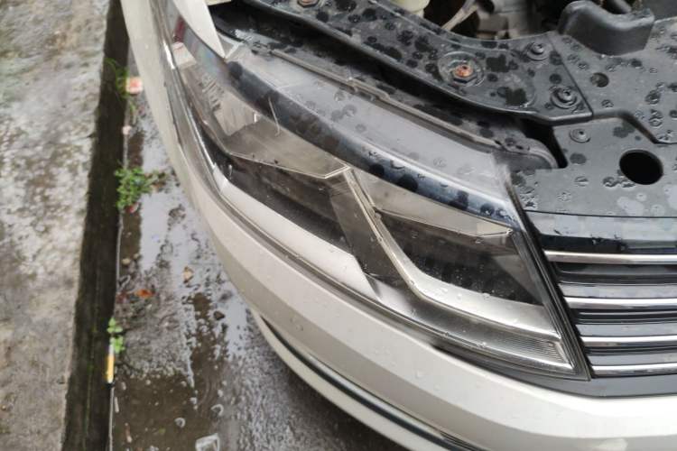 Used Volkswagen Lavida 2015 1.6L Manual Comfort Edition
