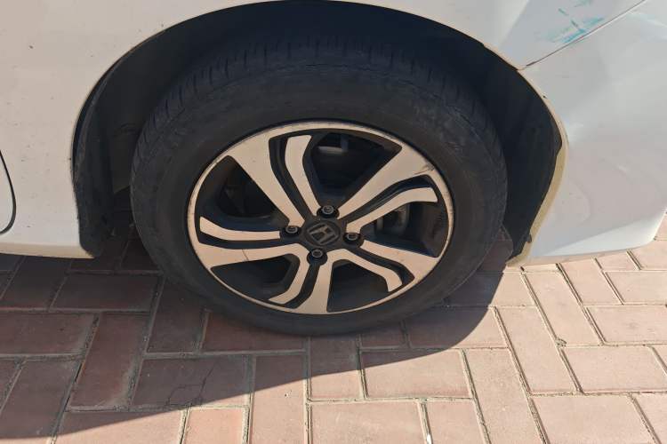 Used Honda Greiz 2016 1.5L CVT Classic Edition
