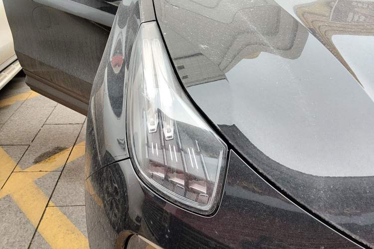 Used Lynk & Co 01 2020 2.0T Two-Wheel Drive Pure Pro Version China VI Standard Right Front Headlight