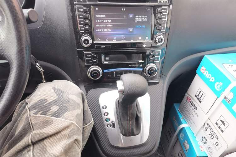 Used Haval H6 2013 Upgraded Model 2.4L Automatic Two-Wheel Drive Elite Version
